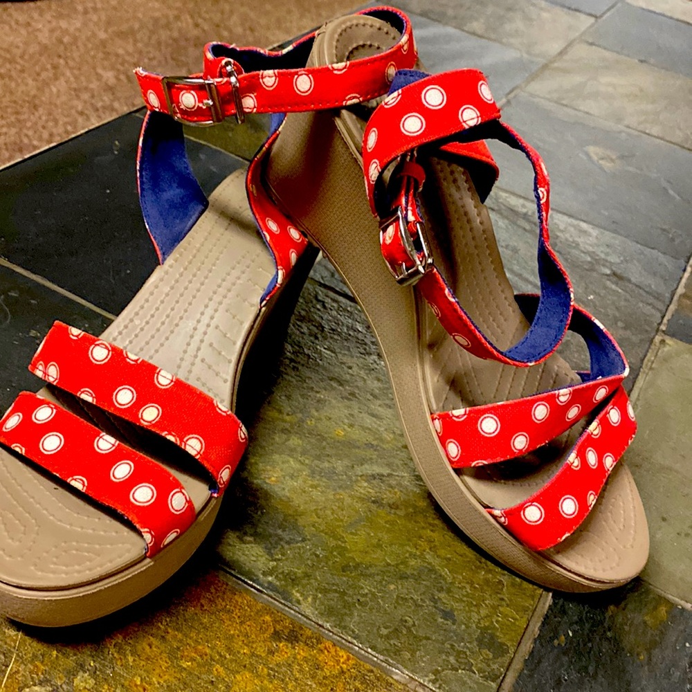 CROCS red wedge sandles sz 10